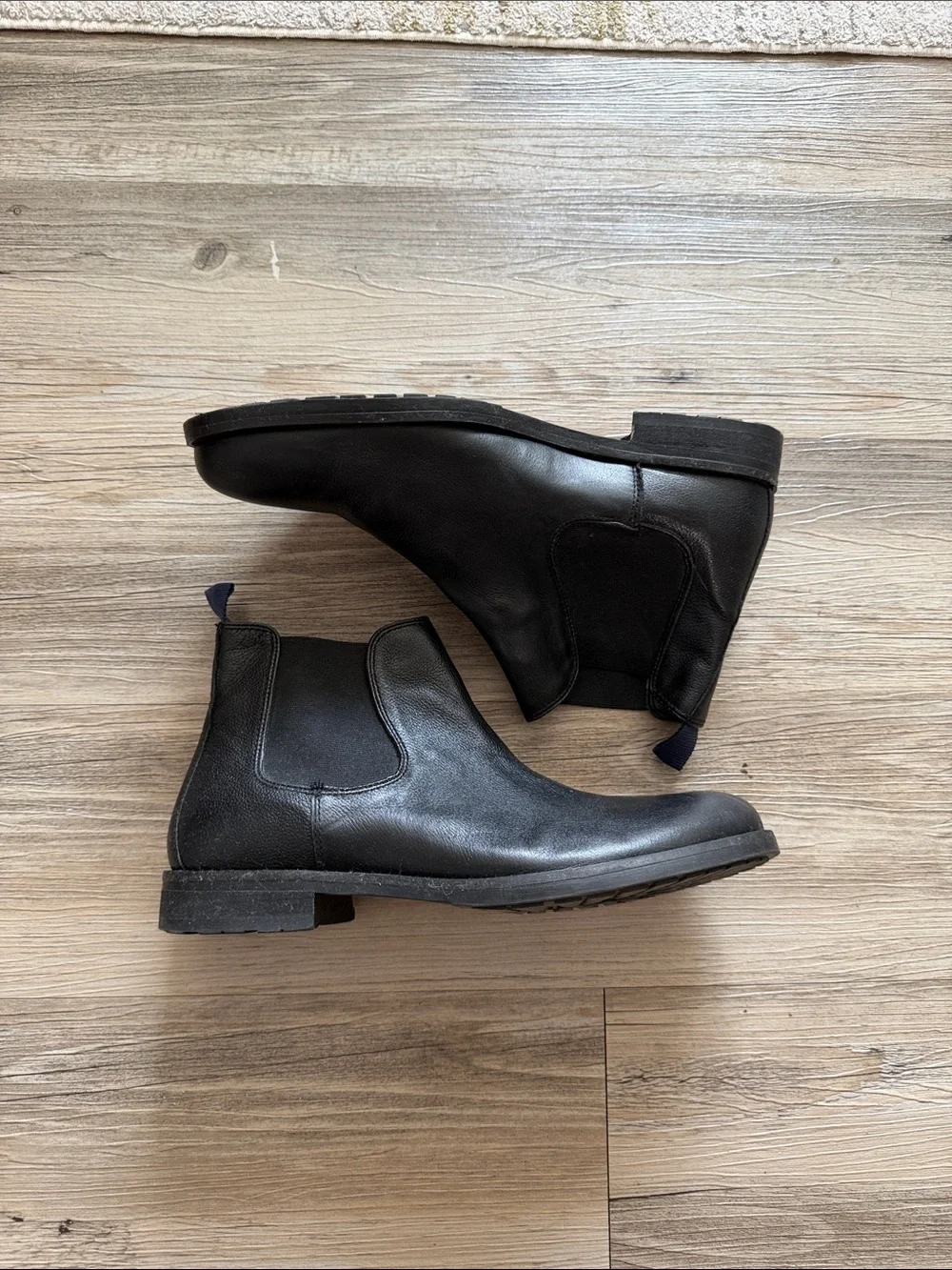 Vince Camuto Black Leather Chukka Chelsea Boots